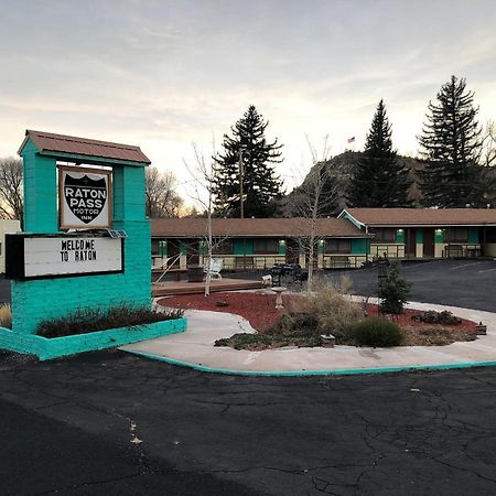 Raton Pass Motor Inn Exterior photo